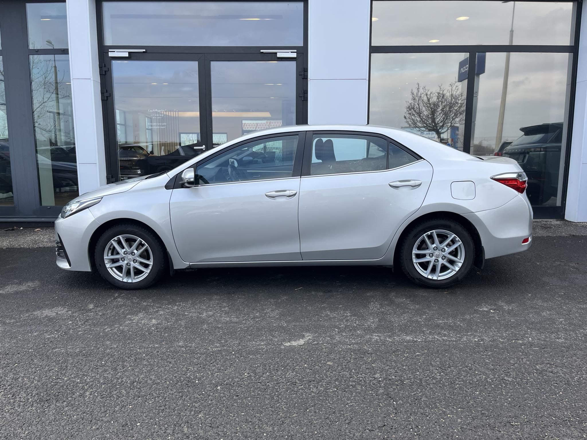 TOYOTA COROLLA Sedan 1.6 Active Comfort Magyarországi! Leinformálható! - 8. kép