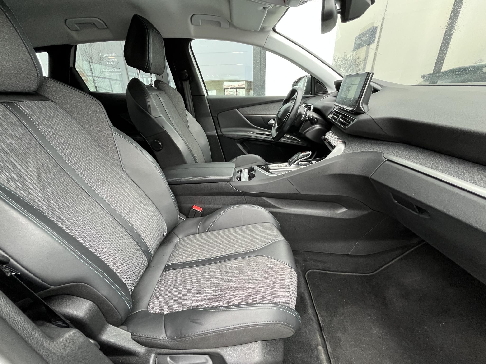 PEUGEOT 3008 1.2 PureTech Allure Pack EAT8 Garanciális! Magyarországi! Leinformálható! - 9. kép