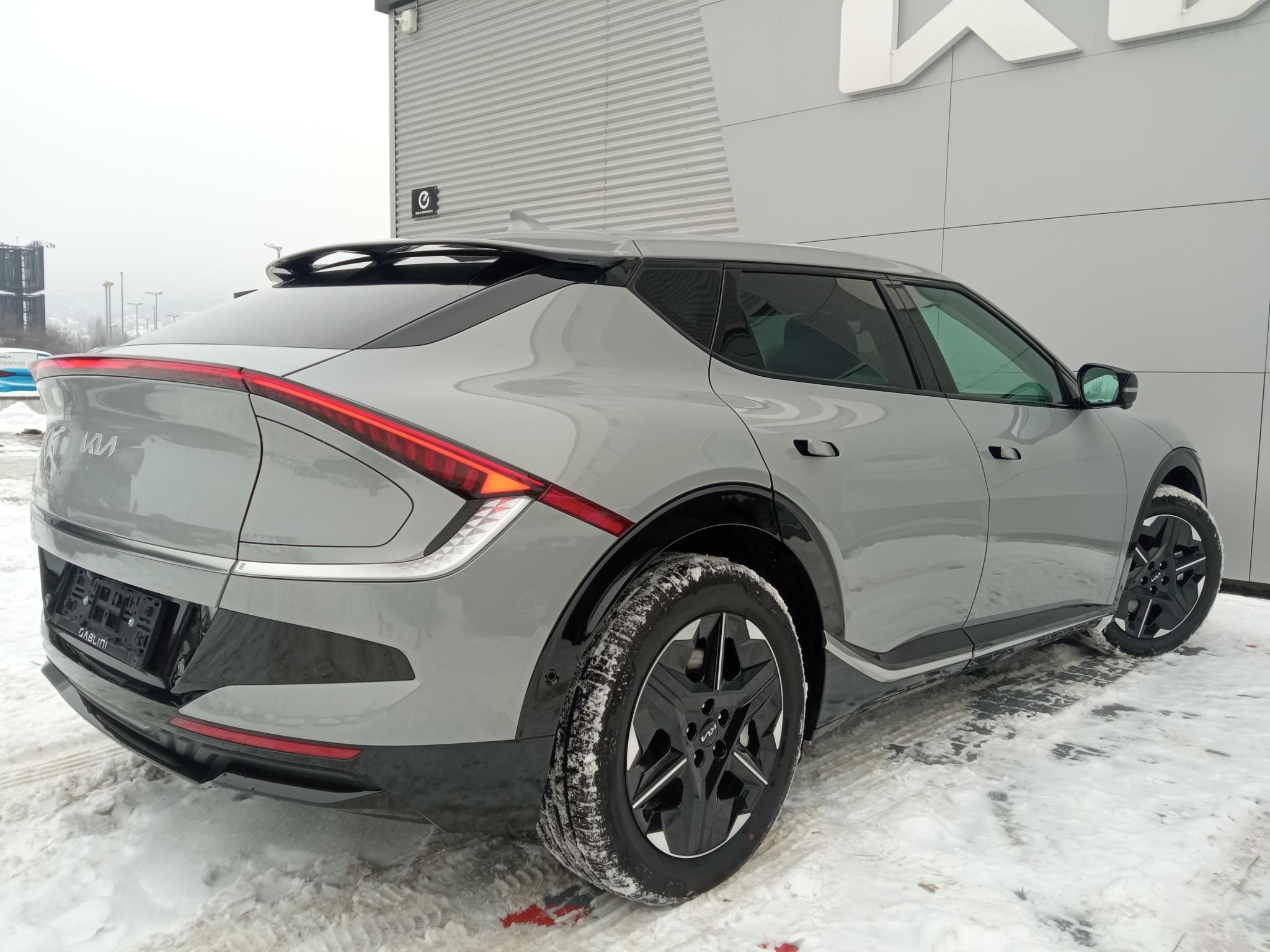 KIA EV6 84kWh Earth POWER + RELAX + VISION + PREMIUM CSOMAG! KÉSZLETRŐL! - 6. kép