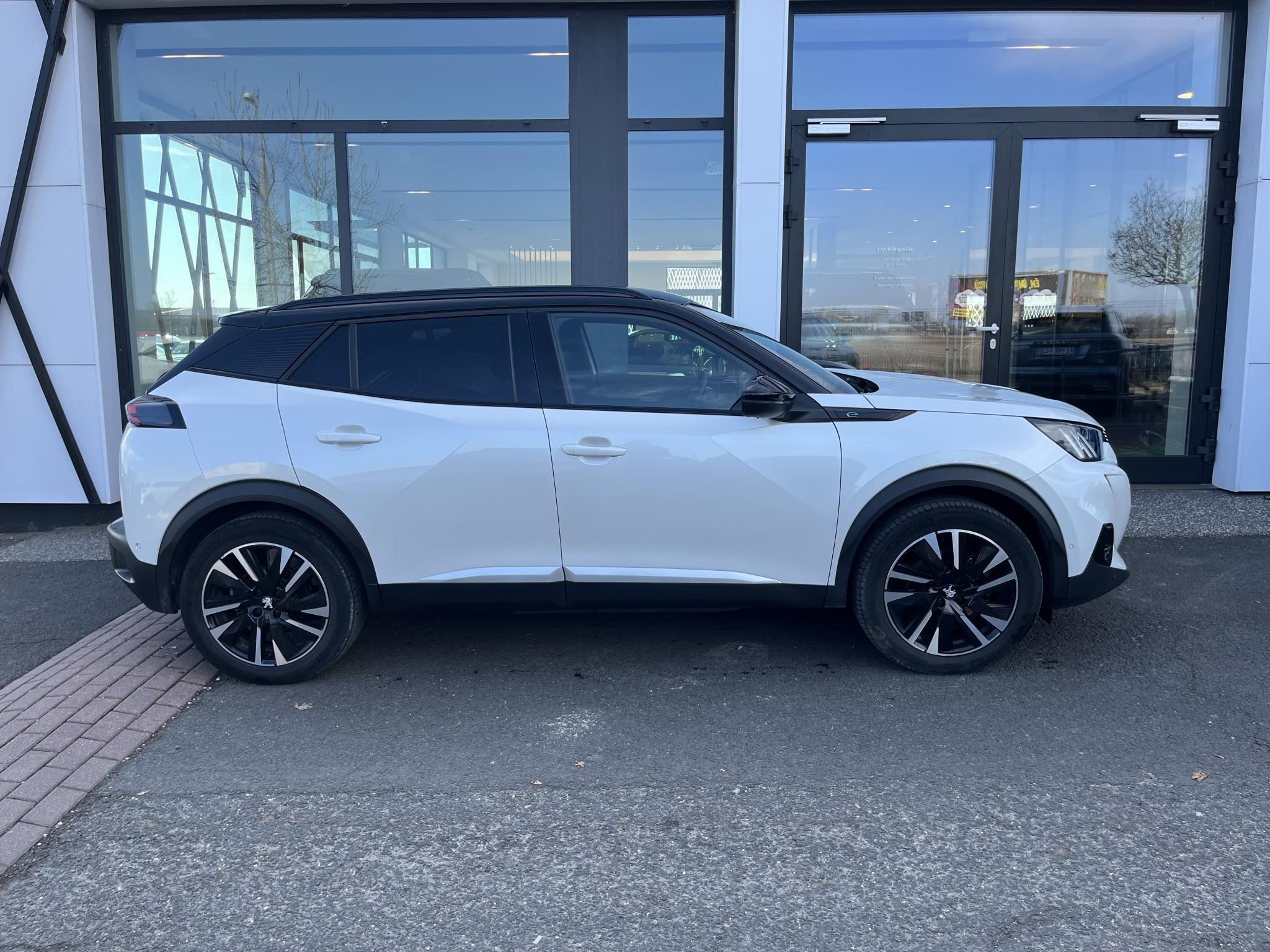 PEUGEOT 2008 e2008 50kWh GT Pack - 4. kép