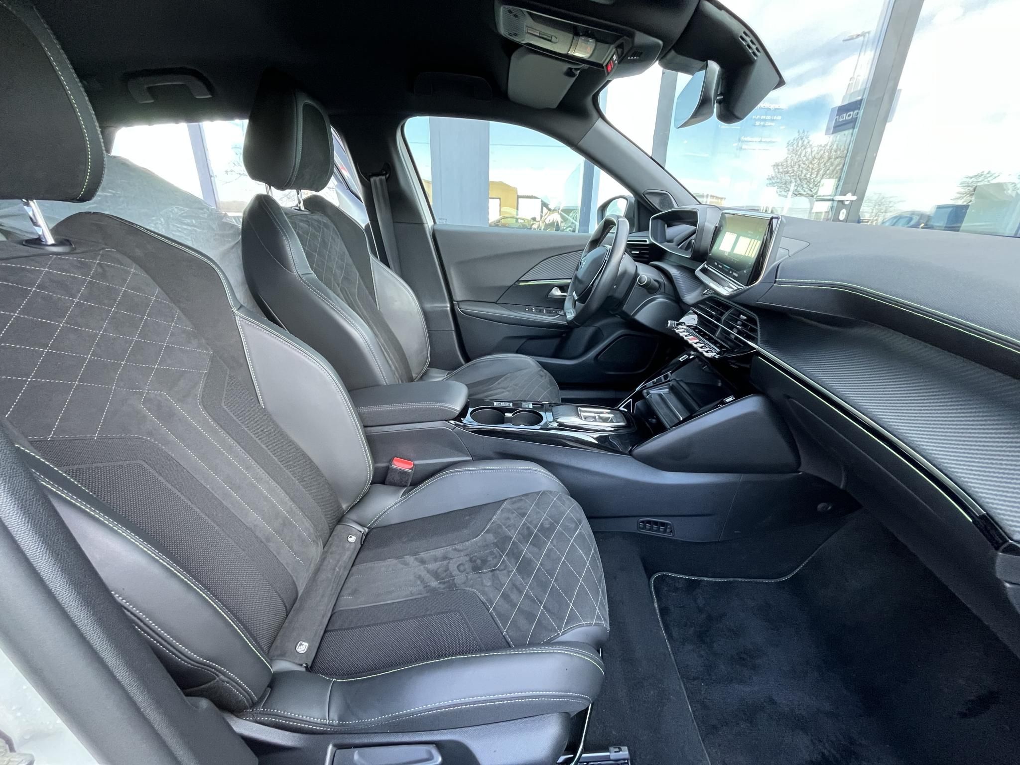 PEUGEOT 2008 e2008 50kWh GT Pack - 12. kép