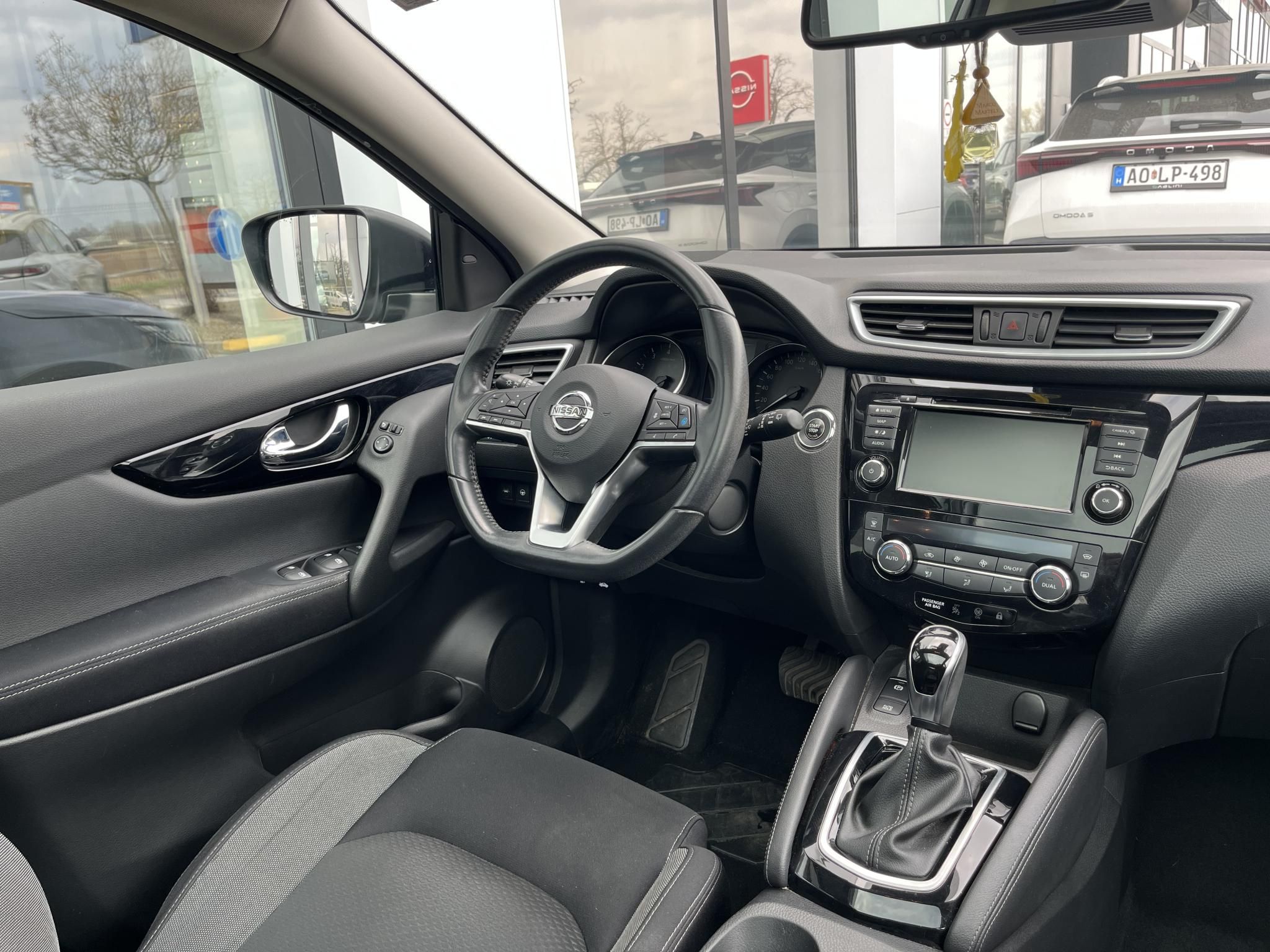 NISSAN QASHQAI 1.3 DIG-T N-Connecta DCT Magyarországi! Leinformálható! - 9. kép