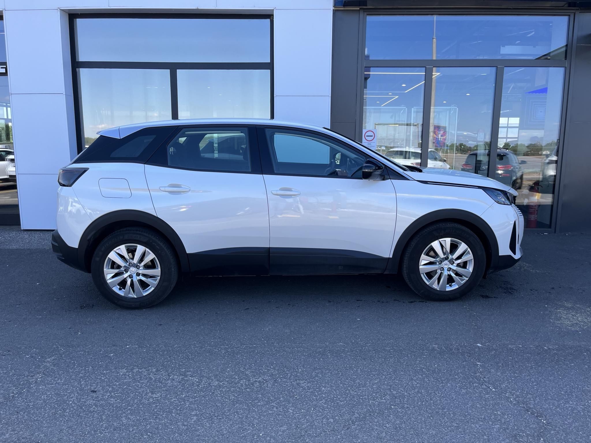 PEUGEOT 3008 1.2 PureTech Active Pack EAT8 Garanciális! Magyarországi! Leinformálható! - 4. kép