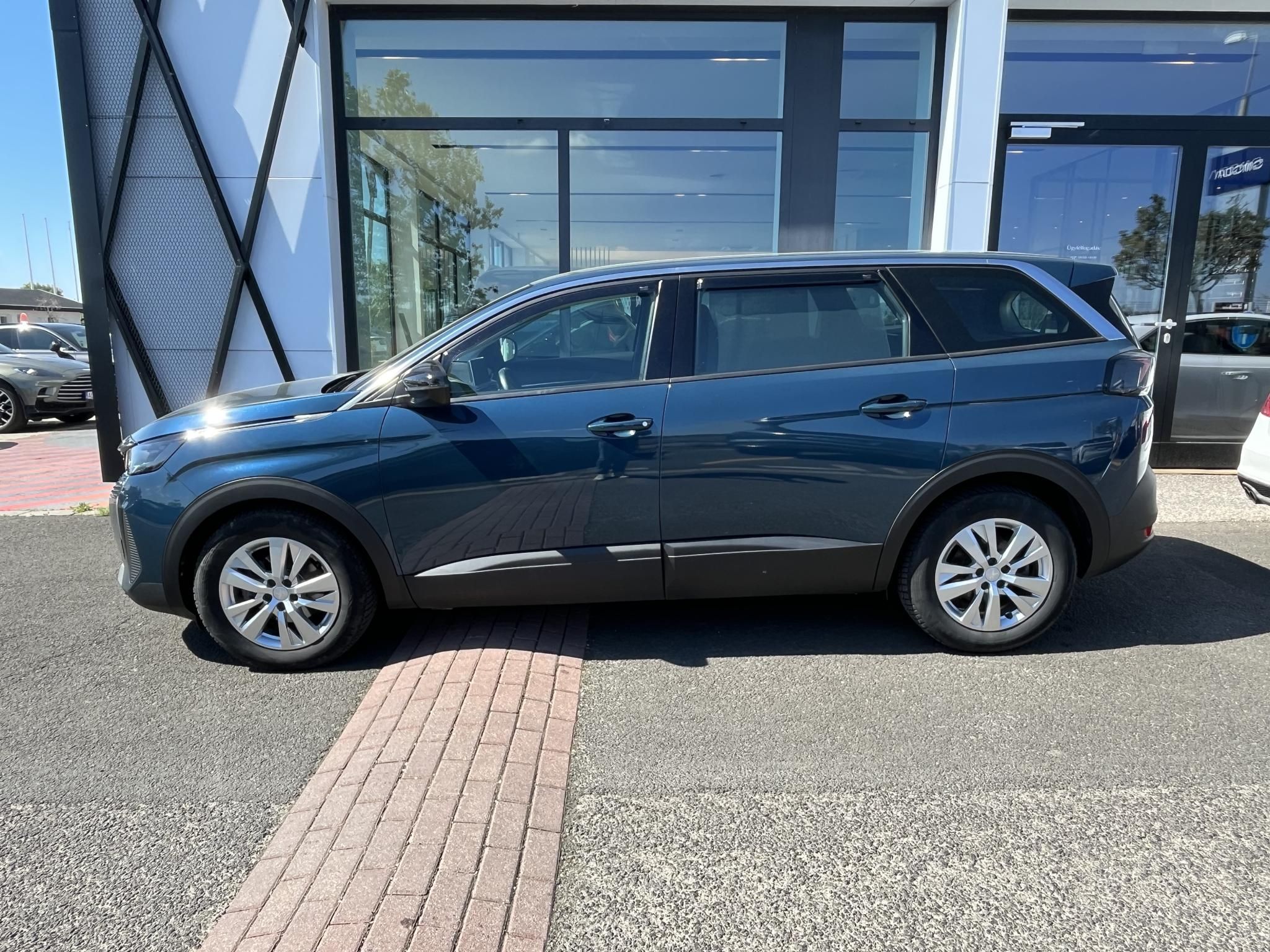 PEUGEOT 5008 1.2 PureTech Family Edition (7 személyes ) Garanciális! Magyarországi! Leinformálható! - 8. kép