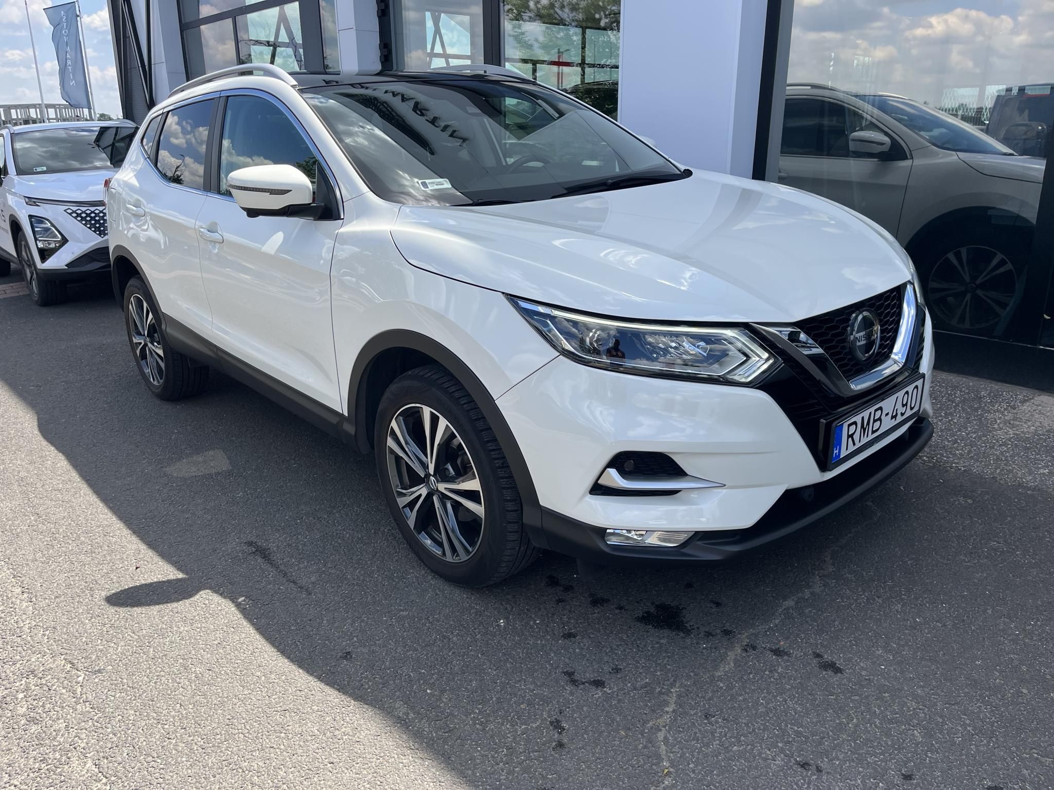 NISSAN QASHQAI 1.3 DIG-T N-Connecta Magyarországi! Leinformálható! Rendszeresen karbantartott! - 1. kép