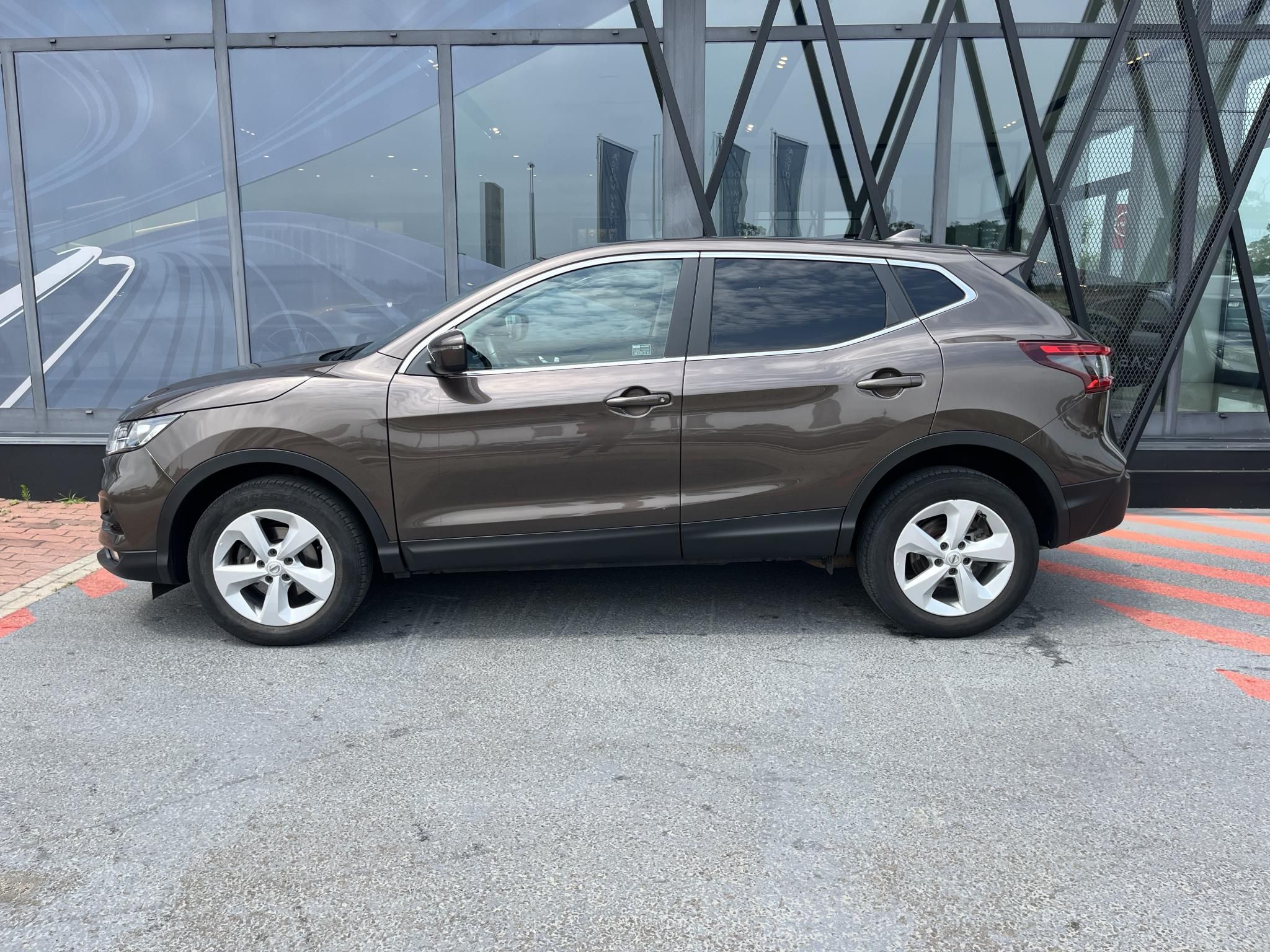 NISSAN QASHQAI 1.3 DIG-T Acenta Magyarországi! Leinformálható! Navigáció! Tolatókamera! - 8. kép