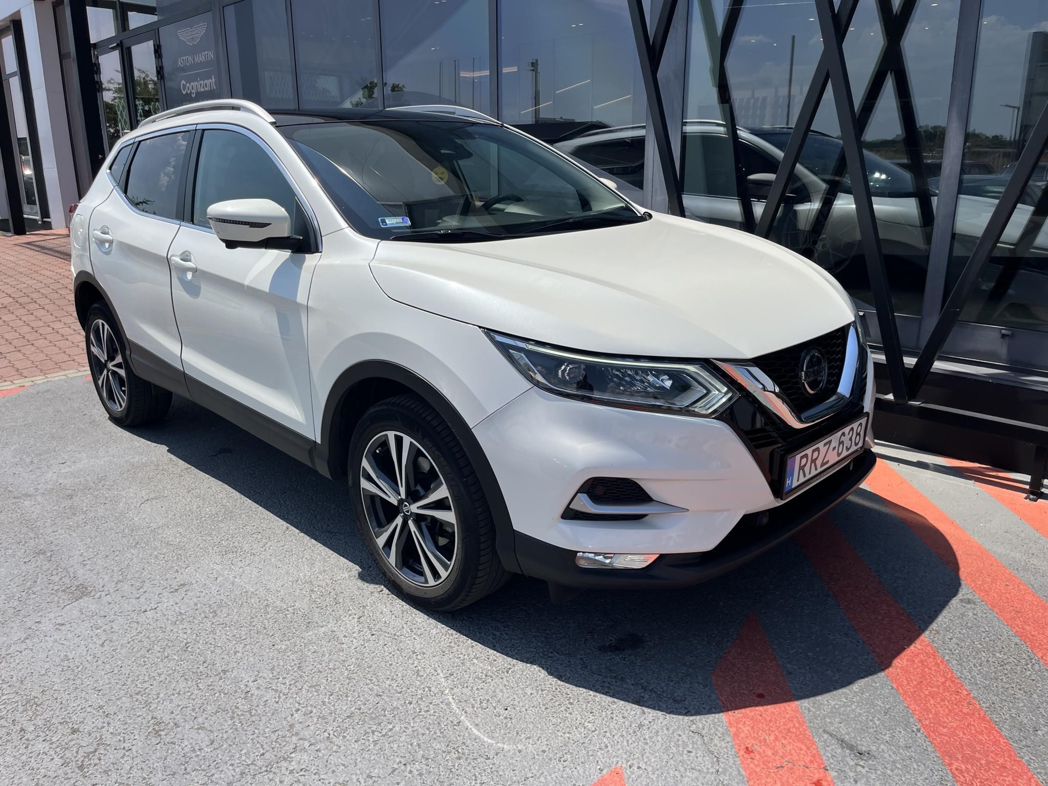 NISSAN QASHQAI 1.3 DIG-T N-Connecta Magyarországi! Leinformálható! Végig vezetett szervizkönyv! - 1. kép