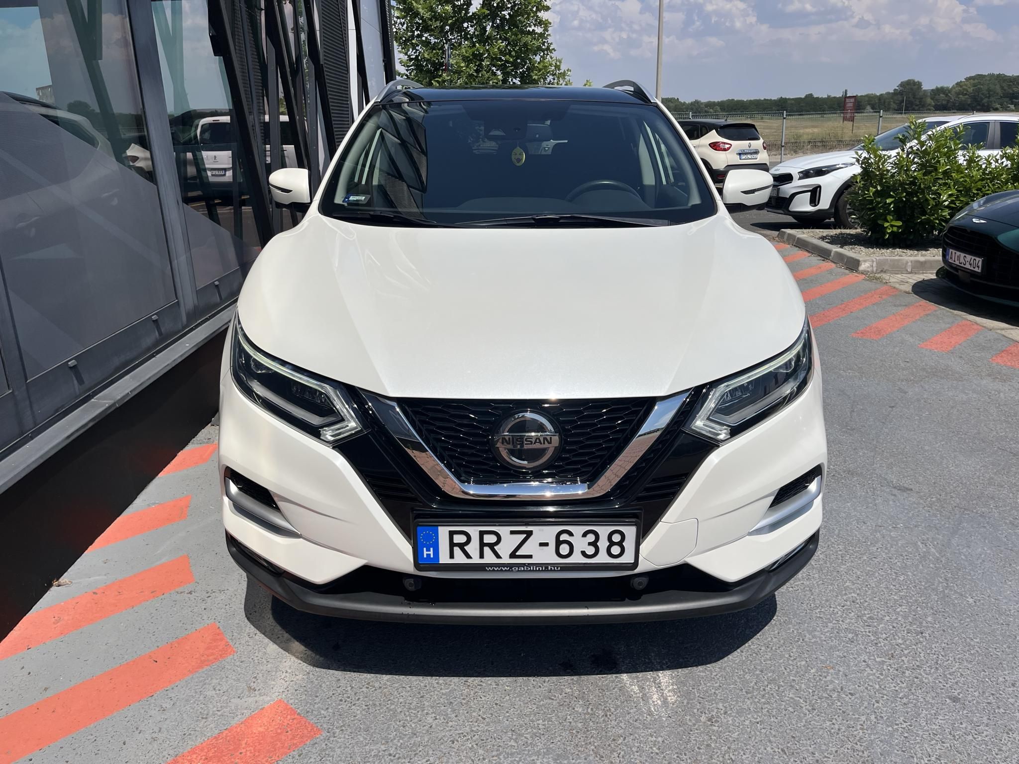 NISSAN QASHQAI 1.3 DIG-T N-Connecta Magyarországi! Leinformálható! Végig vezetett szervizkönyv! - 2. kép