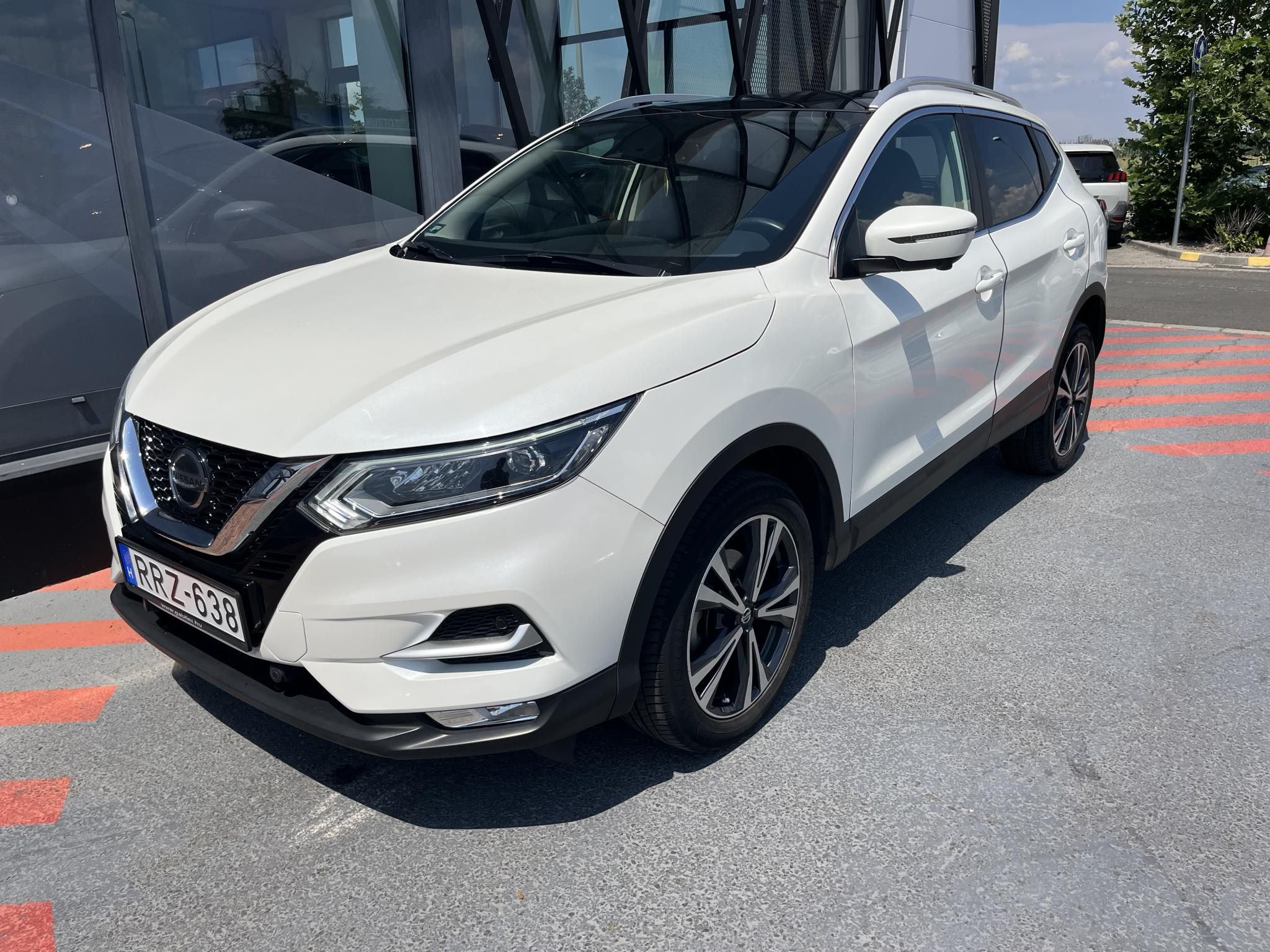NISSAN QASHQAI 1.3 DIG-T N-Connecta Magyarországi! Leinformálható! Végig vezetett szervizkönyv! - 3. kép