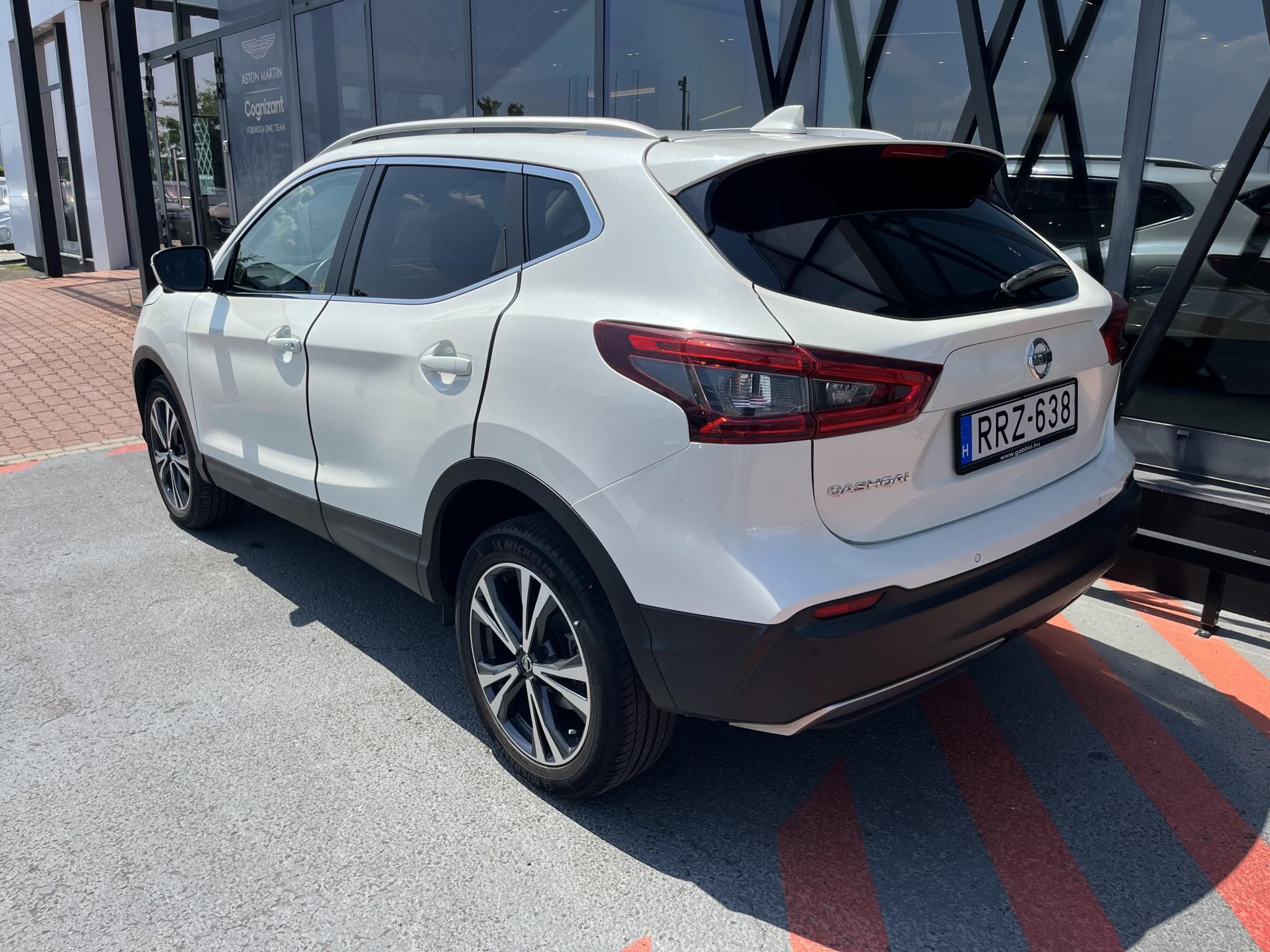 NISSAN QASHQAI 1.3 DIG-T N-Connecta Magyarországi! Leinformálható! Végig vezetett szervizkönyv! - 7. kép
