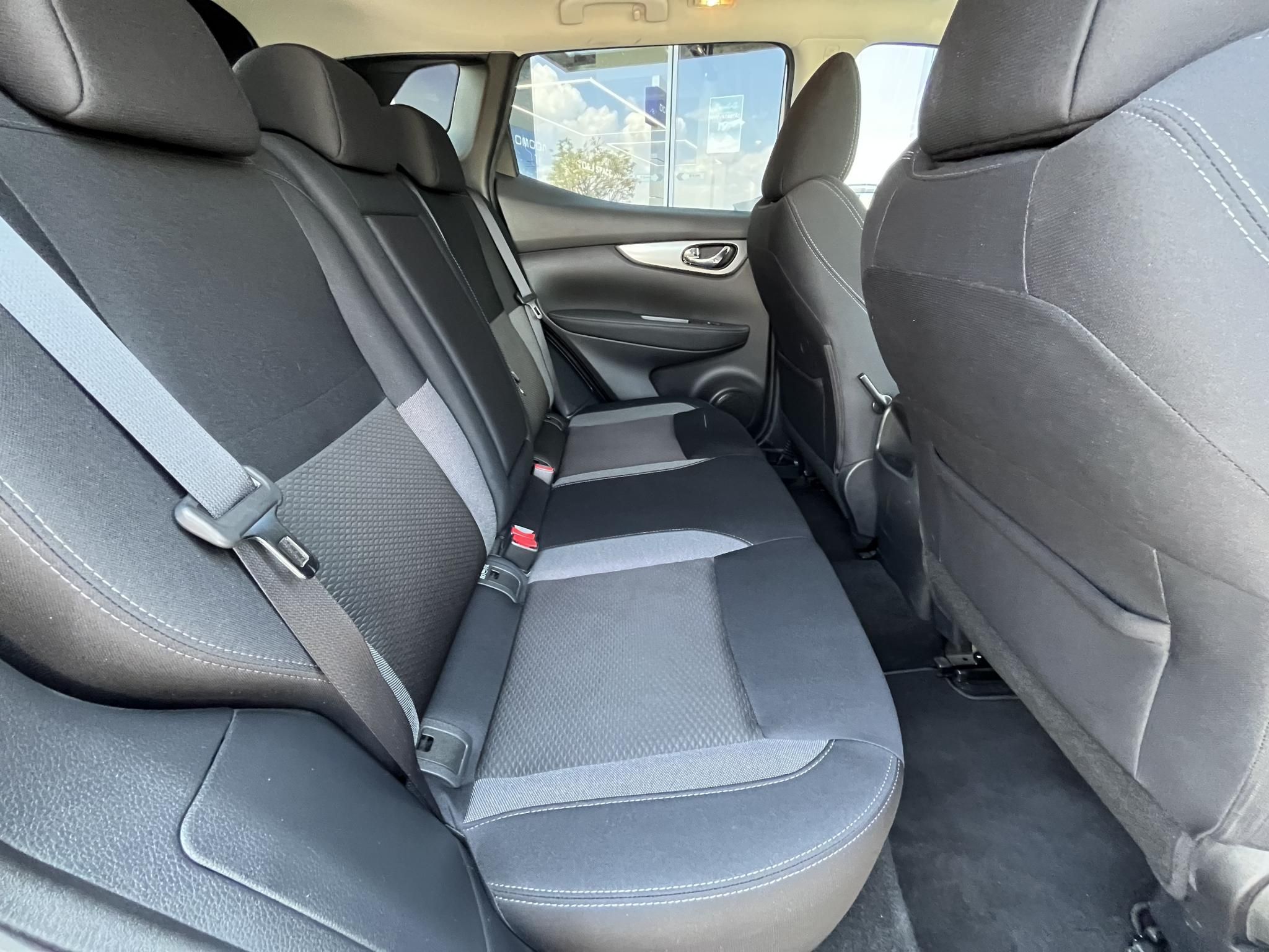 NISSAN QASHQAI 1.3 DIG-T N-Connecta Magyarországi! Leinformálható! Végig vezetett szervizkönyv! - 12. kép