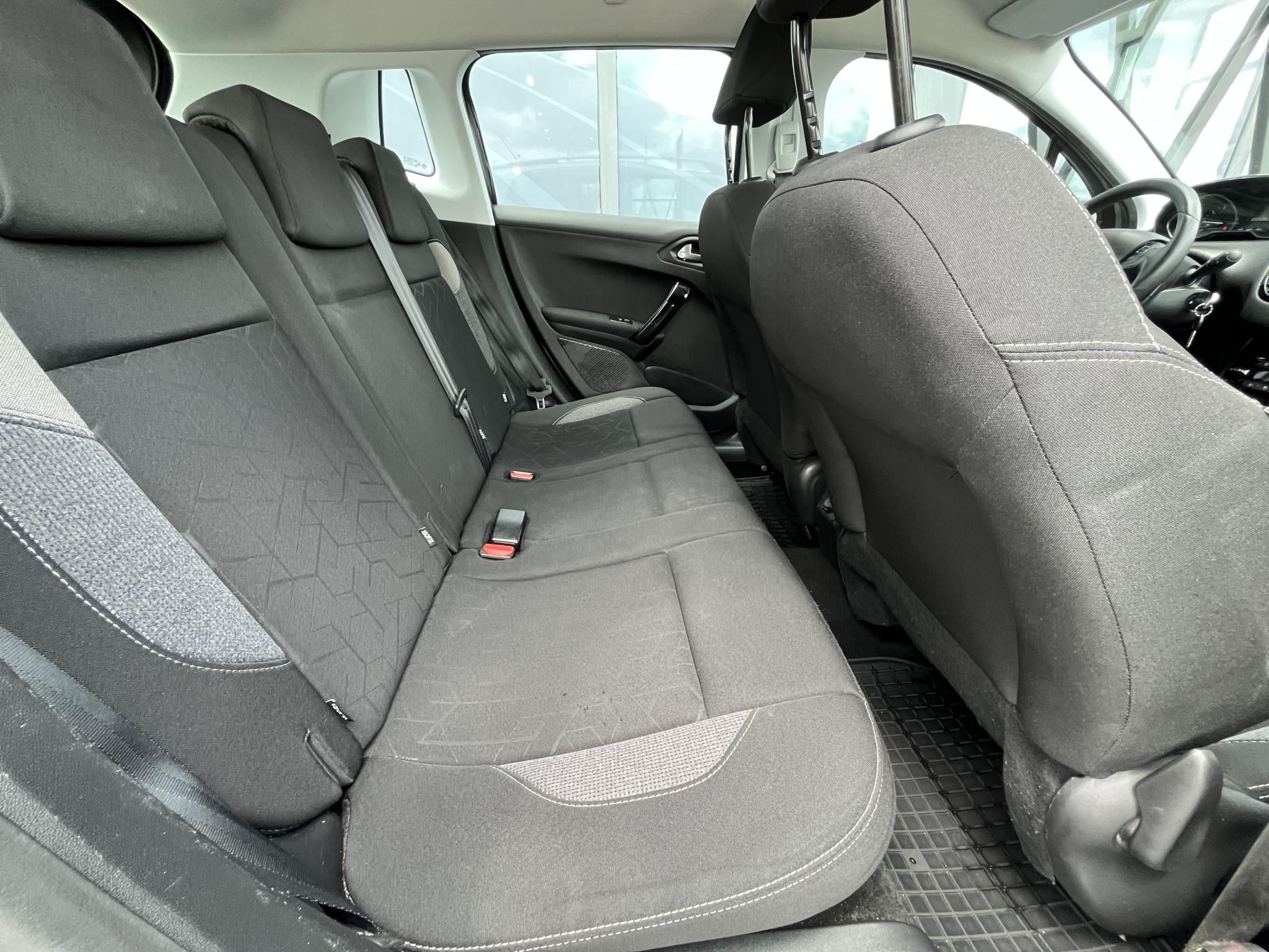 PEUGEOT 2008 1.2 PureTech Active S&S EURO6.3 Magyarországi! Leinformálható! Vezetett szervizkönyv! - 12. kép