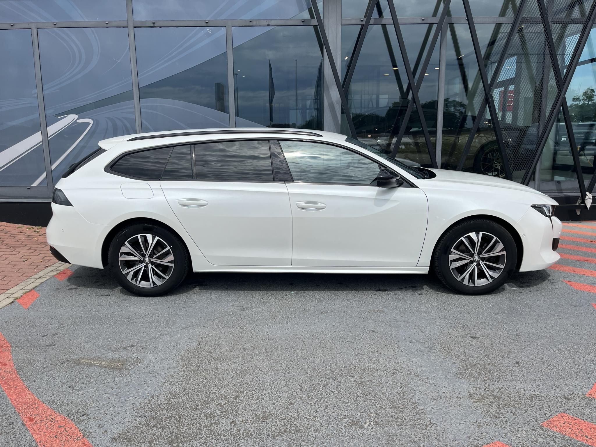 PEUGEOT 508 SW 1.5 BlueHDi Allure Pack EAT8 Áfa visszaigényelhető! Garanciális! Magyarországi! Leinformálható! - 4. kép
