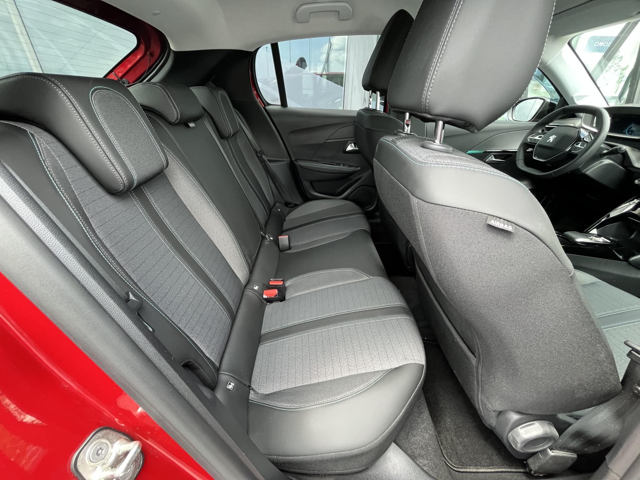 PEUGEOT 208 e208 50kWh Allure Pack Garanciális! Magyarországi! Leinformálható! - 12. kép