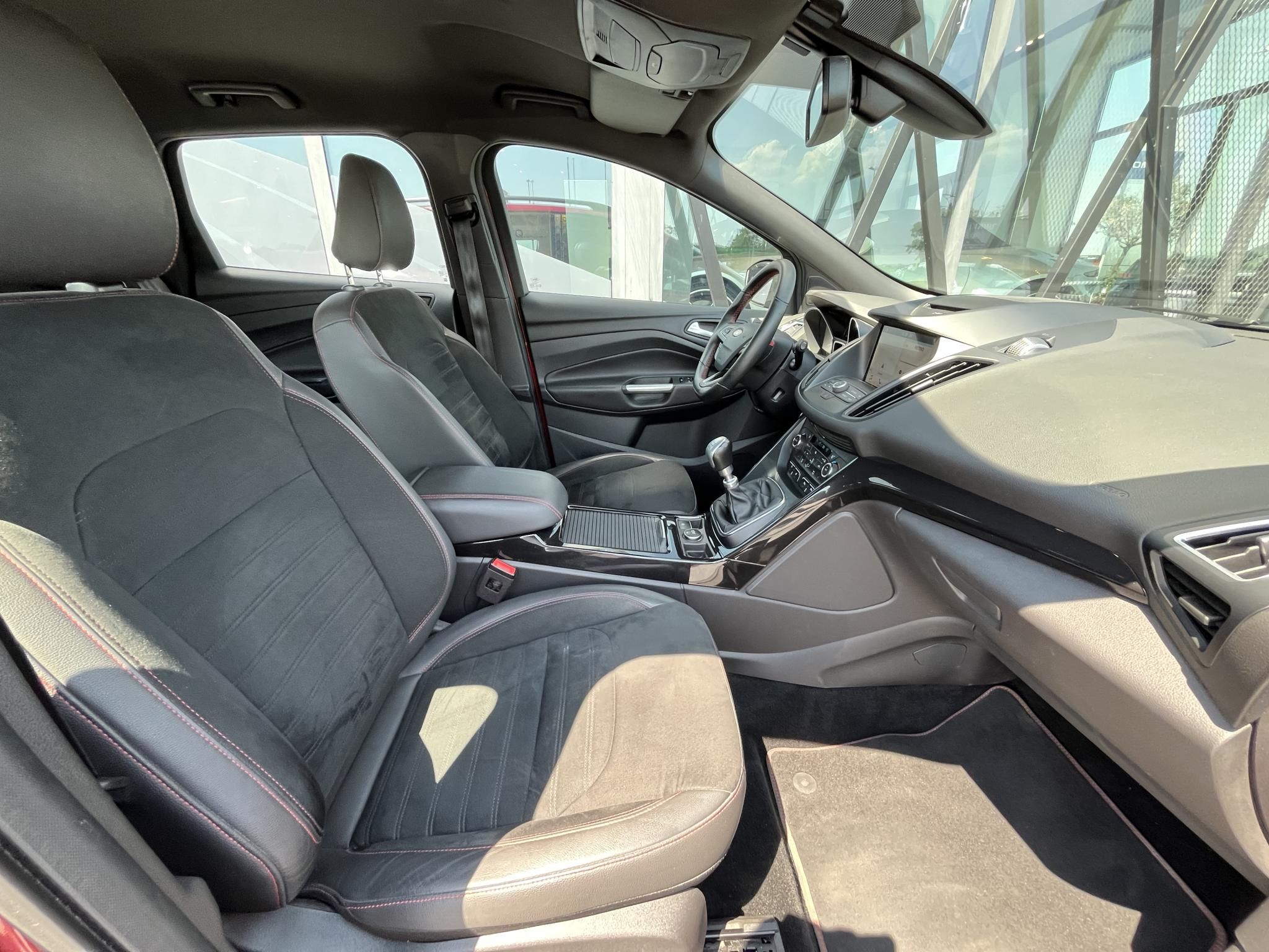 FORD KUGA 1.5 EcoBoost ST-Line Magyarországi! Leinformálható! Vezetett szervizkönyv! - 11. kép