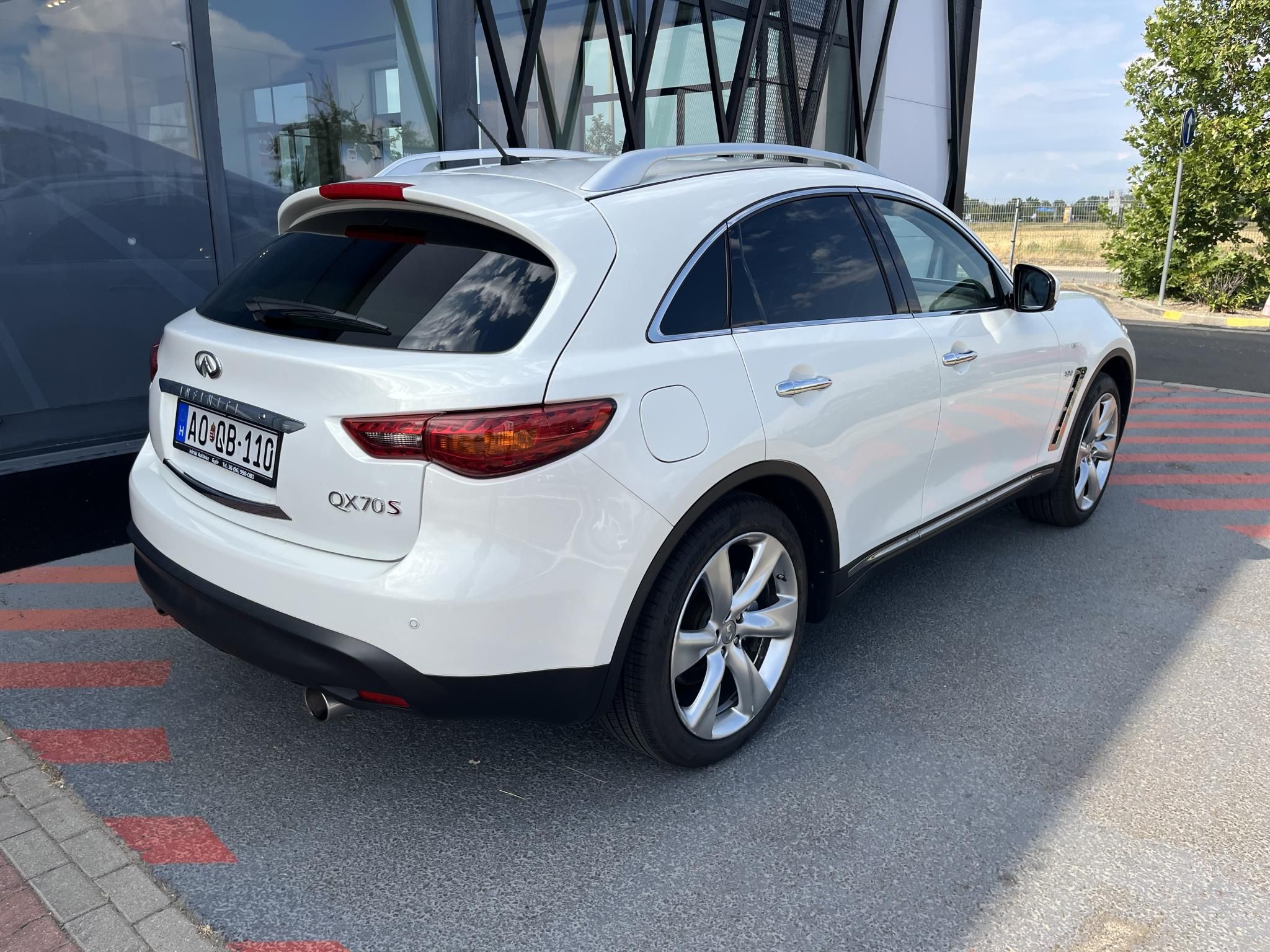 INFINITI QX70 3.0 d S Premium (Automata) Magyarországi! Leinformálható! Végig vezetett szervizkönyv! - 5. kép