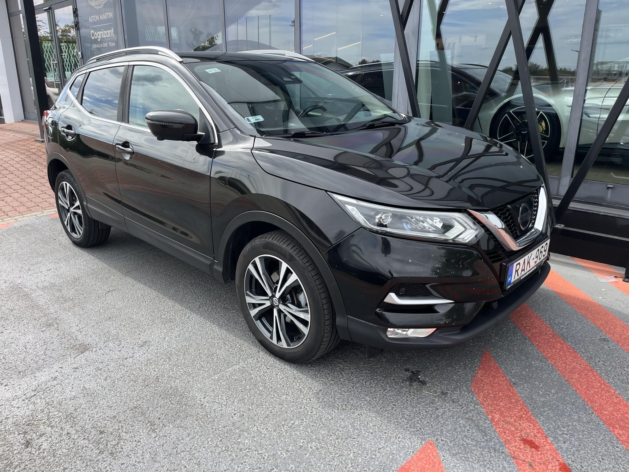 NISSAN QASHQAI 1.6 DIG-T N-Connecta Magyarországi! Leinformálható! - 1. kép